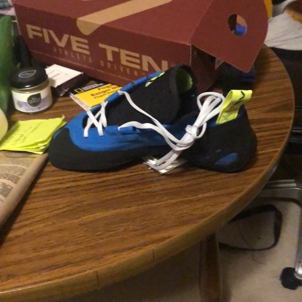 climbing shoes never worn five ten